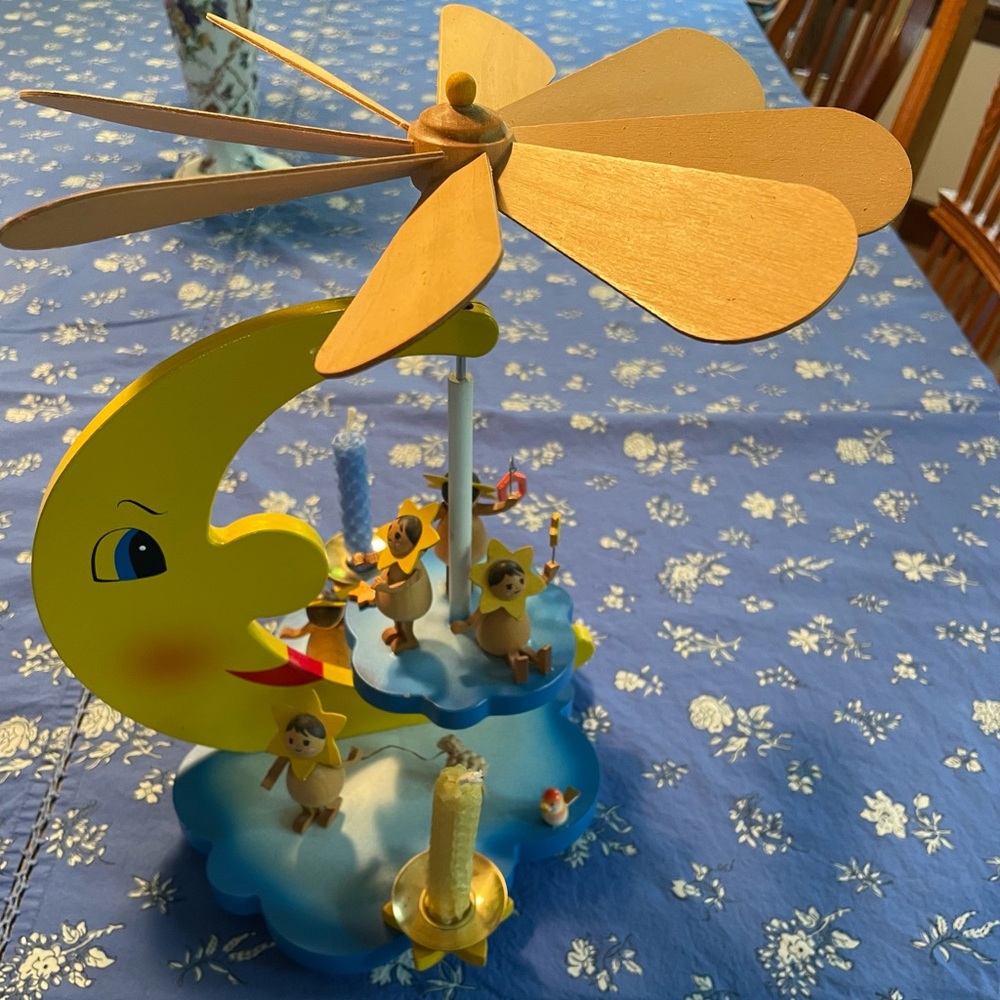 Rare vintage German Erzgebirge spinning moon and star babies carousel